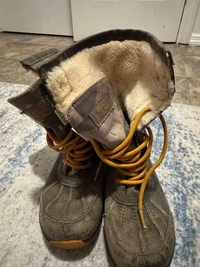 UGG Kids Waterproof Winter Boots – Shearling Lined – Brown/Olive